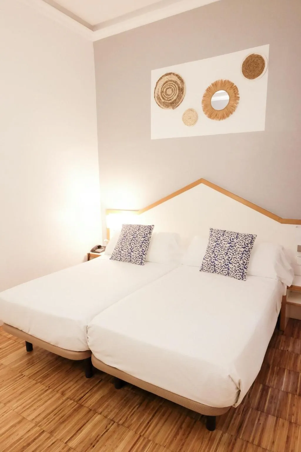 Room, Subur, Costa Brava