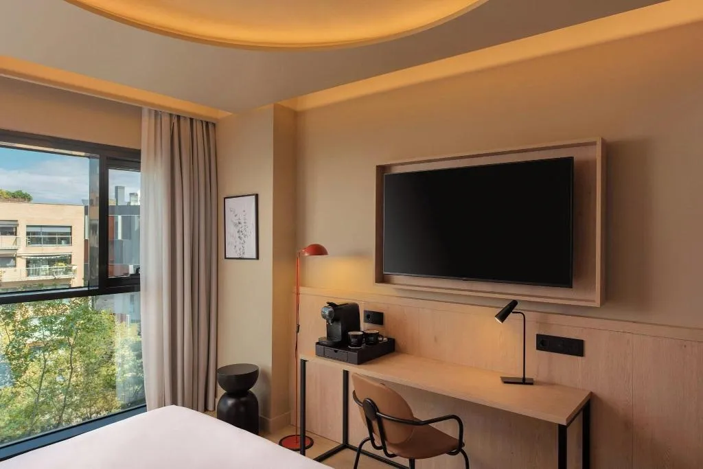 DOUBLE CITY VIEW KING BED Room, Four Points by Sheraton Barcelona Diagonal, Barcelona