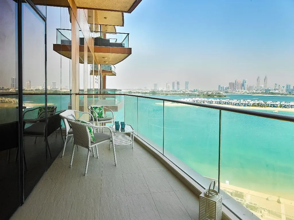 Terrace, Dream Inn Dubai Apartments - Tiara, Dubai