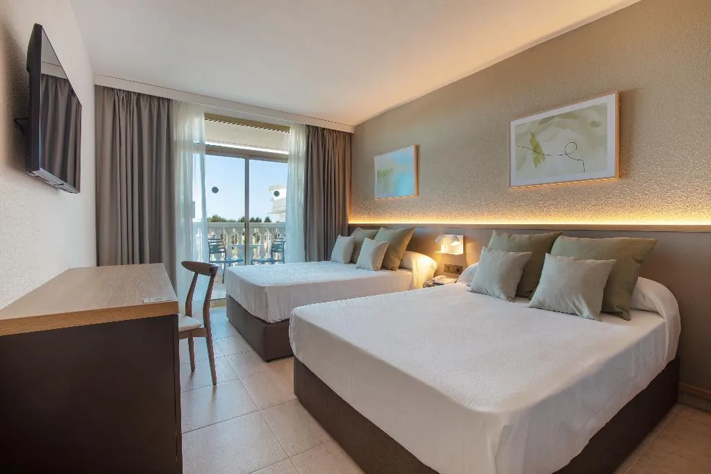 TRIPLE STANDARD Room, Ponient Dorada Palace by PortAventura World, Costa Dorada
