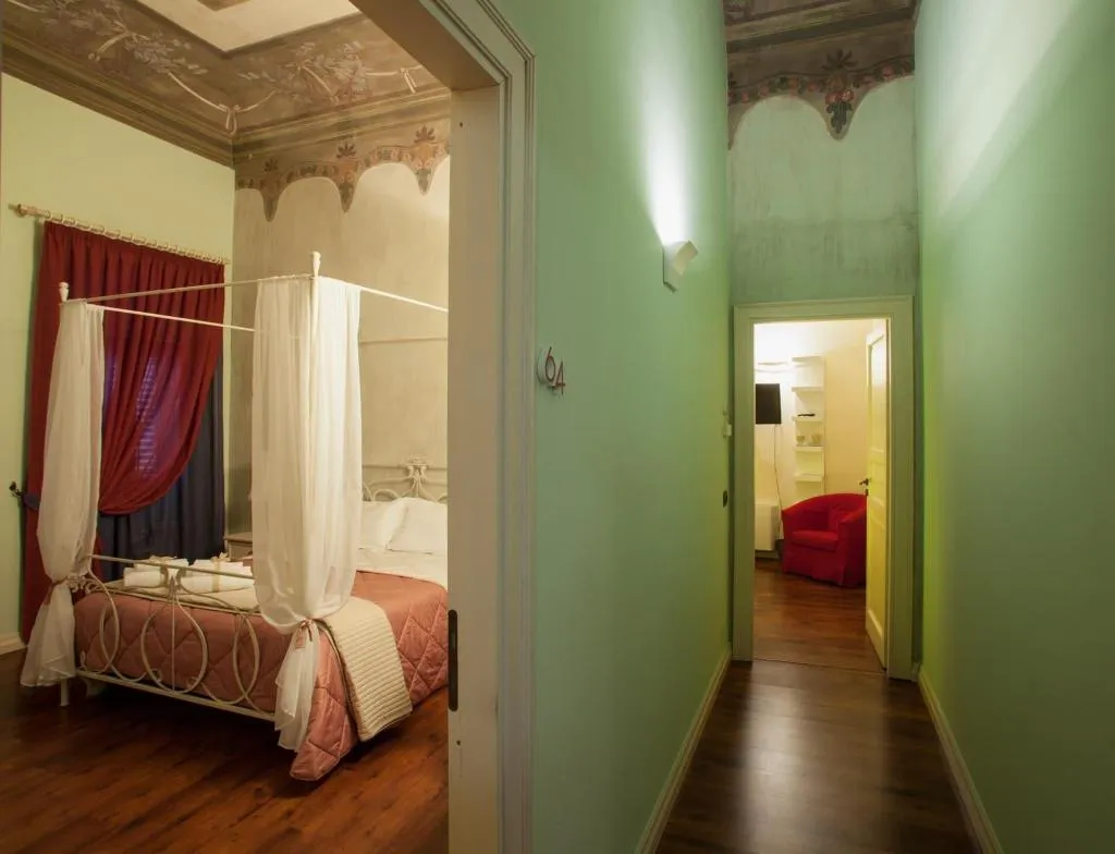 Room, Garibaldi 61, Catania