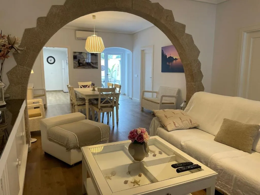 HOUSE TWO BEDROOMS WITH AIR CONDITIONING Room, Torre Playa, Majorca