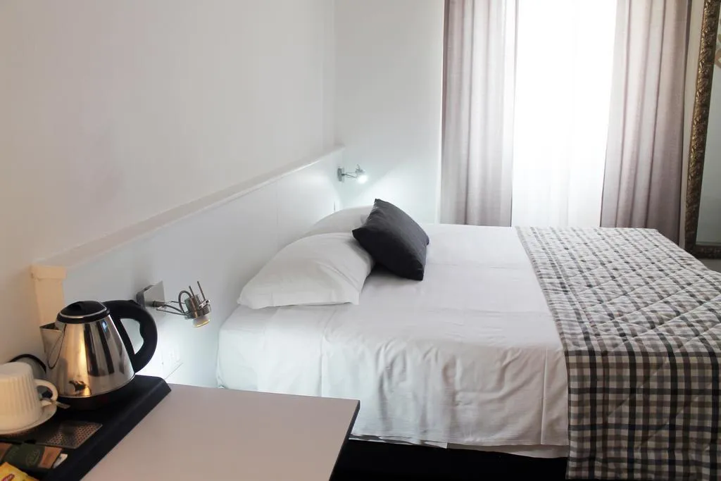 Room, Hotel Bernina Milano, Milan