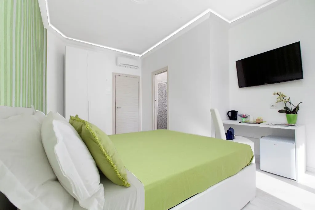 DOUBLE WITH TERRACE Room, Villa Iolanda, Naples