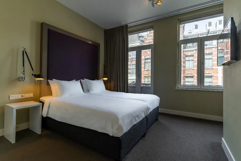 TRIPLE STANDARD Room, Hotel Roemer, Amsterdam