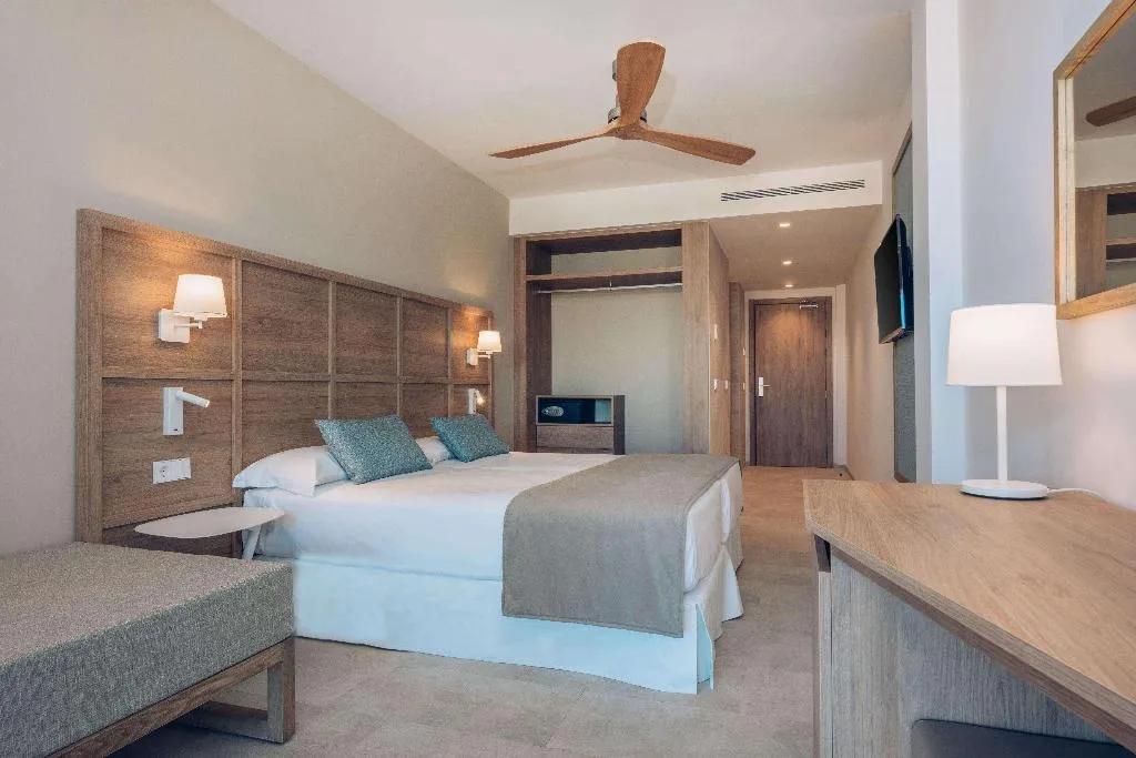 Room, Iberostar Waves Cala Domingos, Majorca