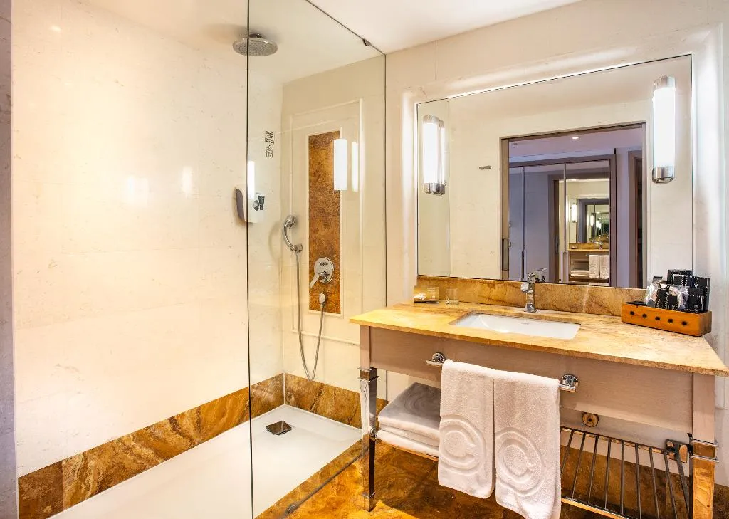 DOUBLE SINGLE USE SUPERIOR SIDE SEA VIEW Room, Charisma De Luxe Hotel, Izmir