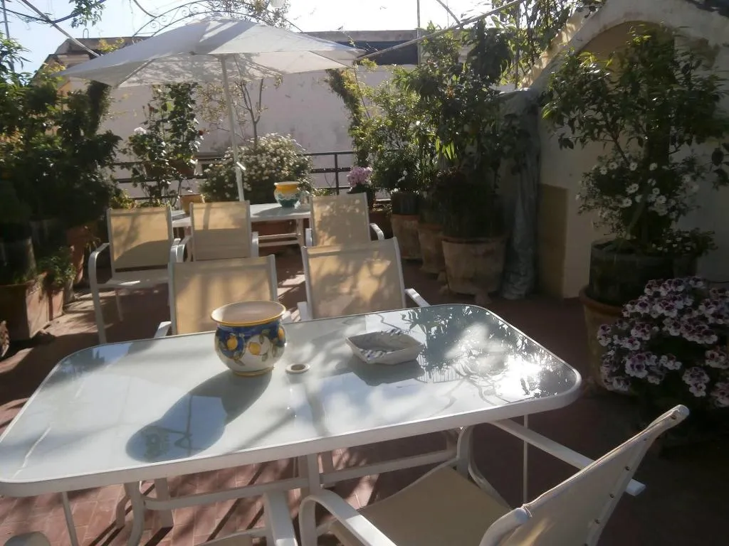 Terrace, Come D'Incanto a Napoli, Naples