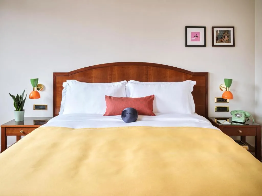 DOUBLE DELUXE Room, Max Brown Missori part of Sircle Collection, Milan