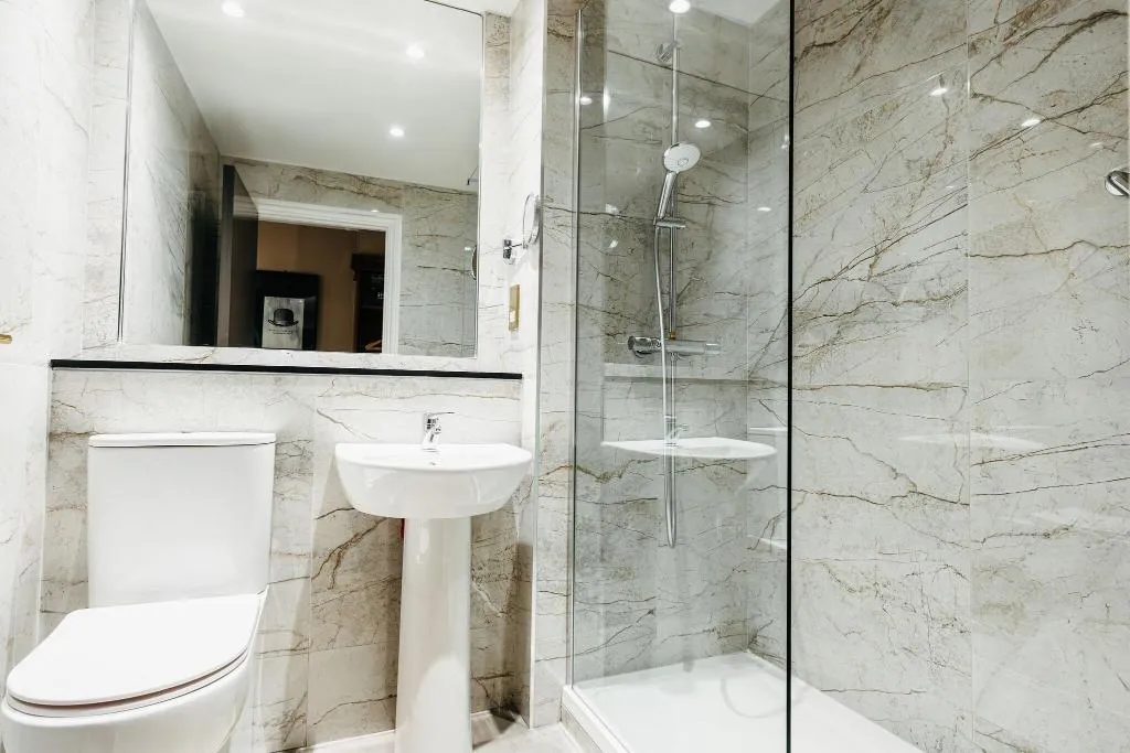 SINGLE STANDARD Room, Drury Court Hotel, Dublin