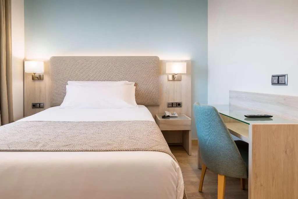 SINGLE STANDARD Room, Occidental Sevilla Viapol, Seville
