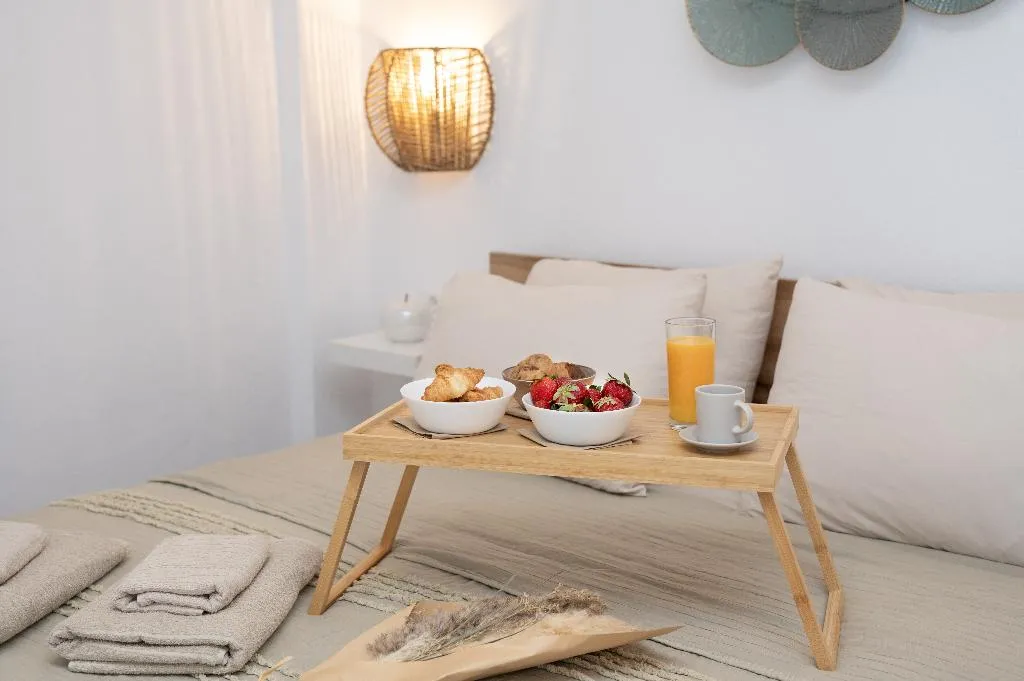 FAMILY ROOM THREE BEDROOMS THREE BATHROOMS Room, Boutique Di Vito, Mykonos