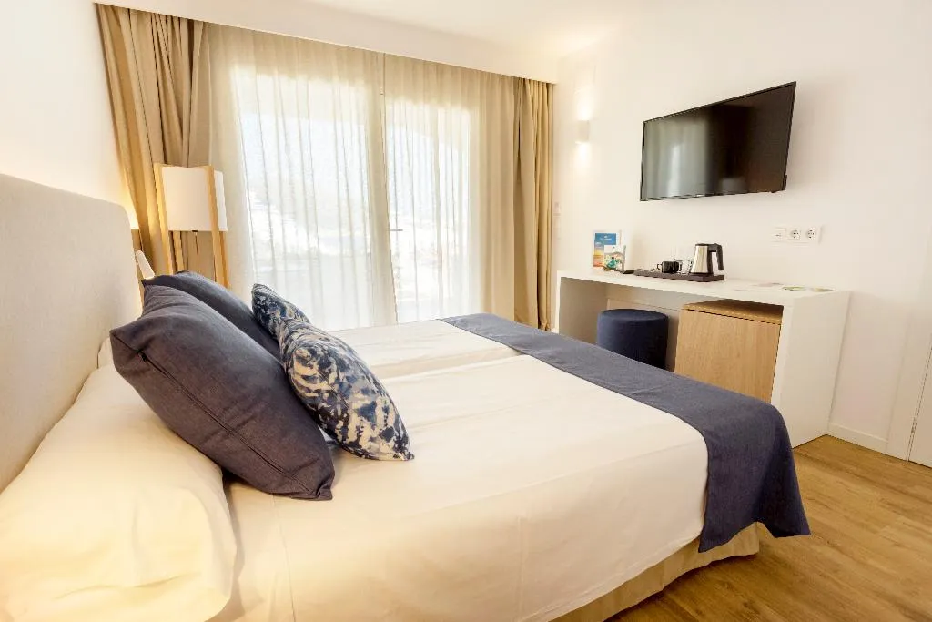 Double or Twin POOL VIEW Room, Parque Nereida Suites Hotel, Majorca