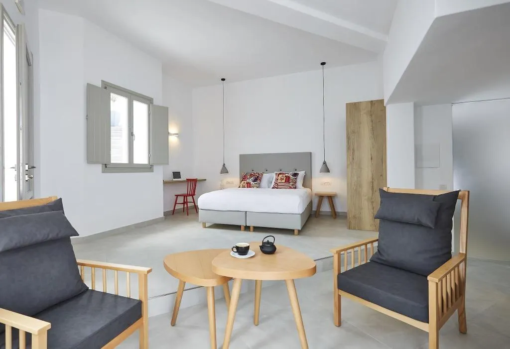 JUNIOR SUITE WITH DOUBLE BED Room, Aperanto Suites, Santorini