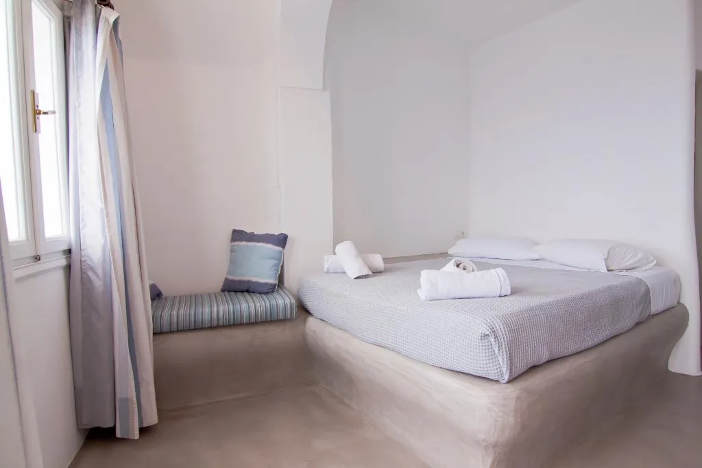Room, Sunny Villas Apartments, Santorini