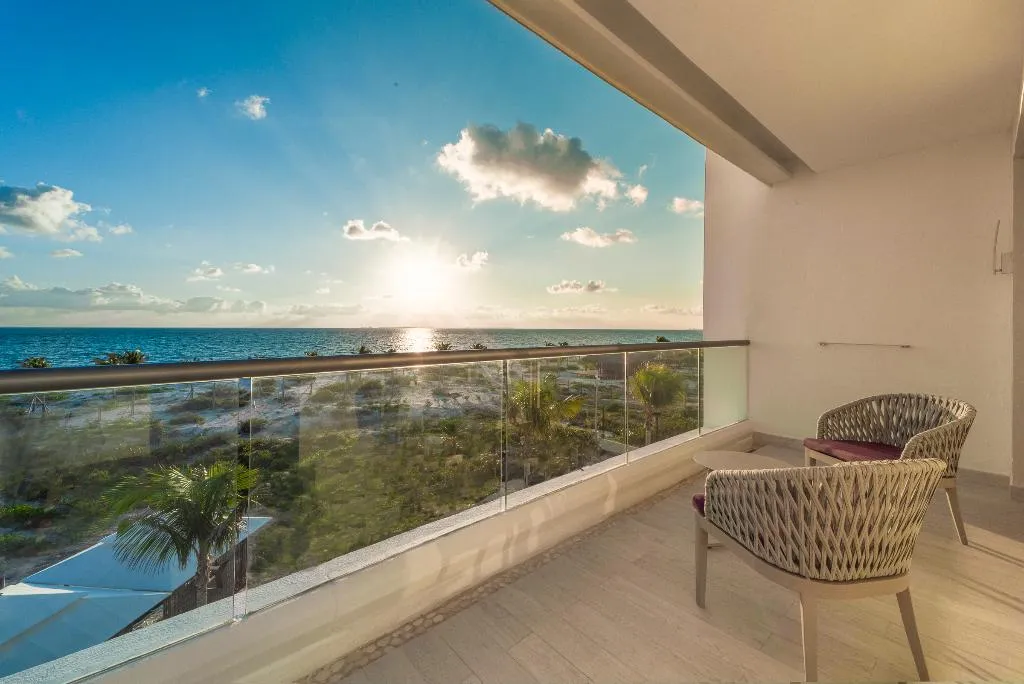 Terrace, Planet Hollywood Adult Scene - All-Inclusive Resor, Cancun Area