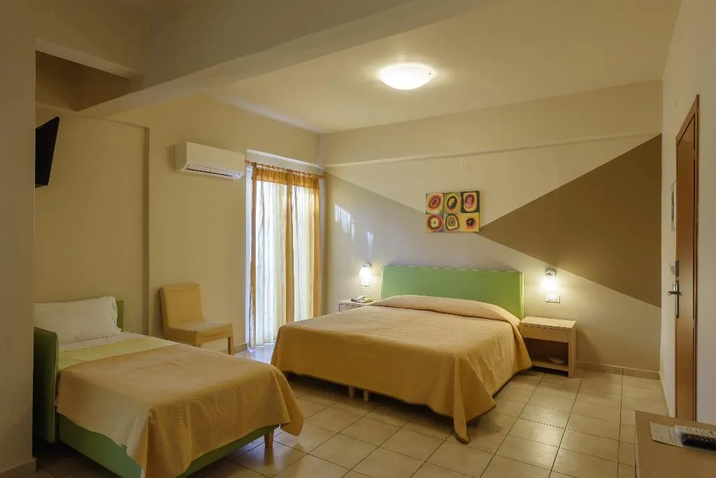 TRIPLE STANDARD Room, Park, Kalamata