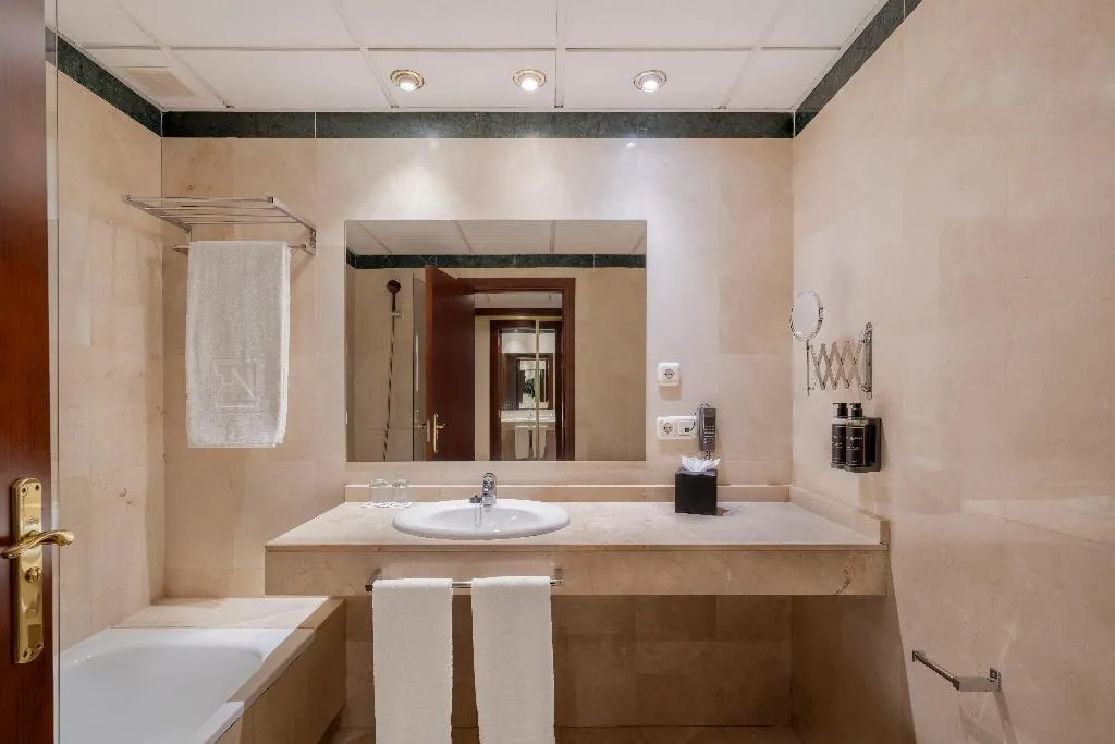 TWIN STANDARD Room, Eurostars Plaza Acueducto, Madrid