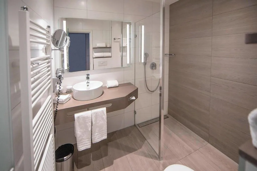 TWIN DELUXE Room, Apollo Hotel Amsterdam, a Tribute Portfolio Hotel, Amsterdam