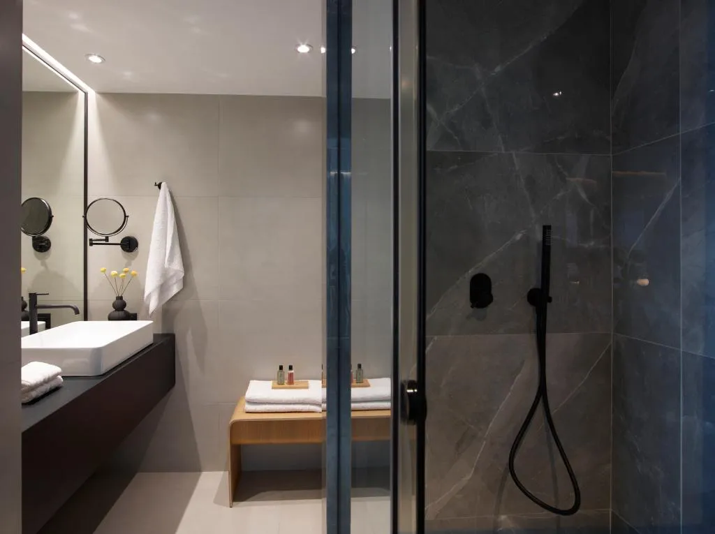 SUITE DELUXE CITY VIEW KING BED Room, The Port Square Hotel, Athens