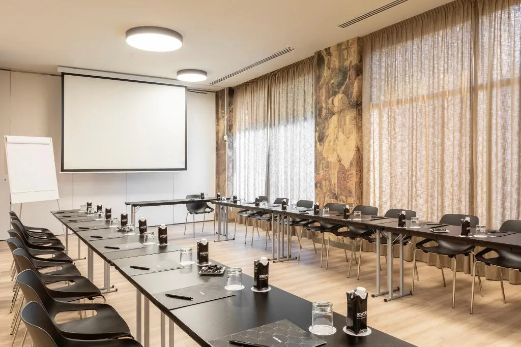 Conferences, Acta Piramides, Madrid