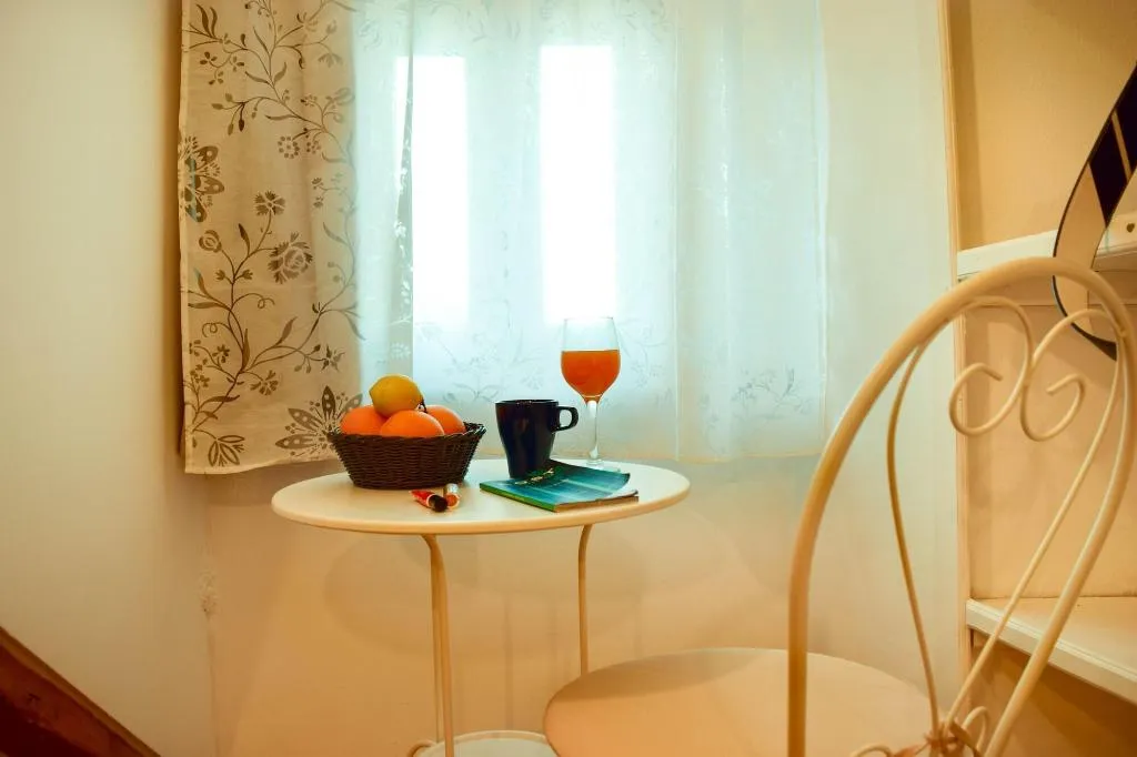APARTMENT CITY VIEW TWO BEDS Room, Rilati Old Town Palace, Dubrovnik