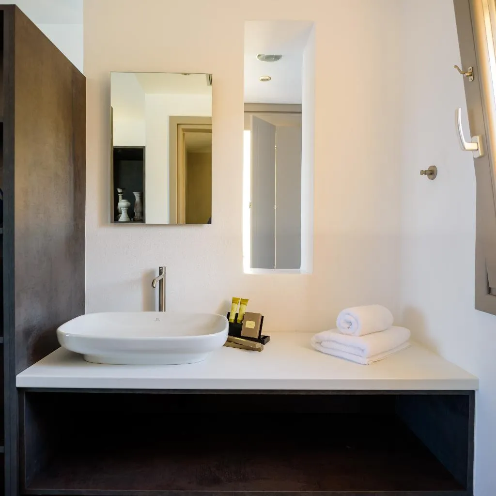 SUITE WITH JACUZZI Room, Kalestesia Suites, Santorini