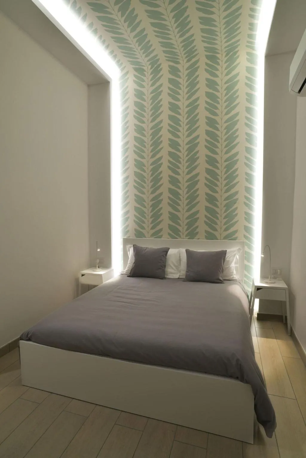 Room, B B Emme21, Naples
