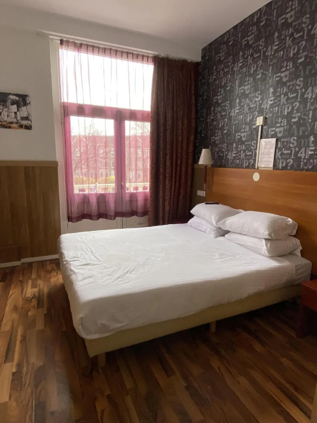DOUBLE STANDARD Room, Hotel Isis, Amsterdam