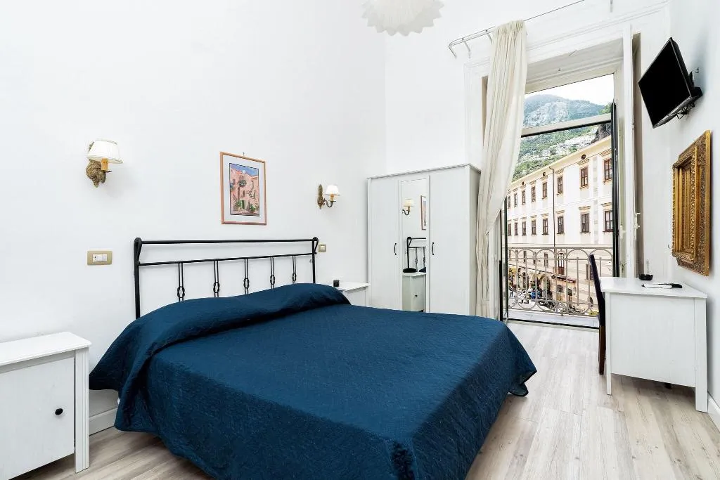 TWIN STANDARD Room, Fontana, Naples