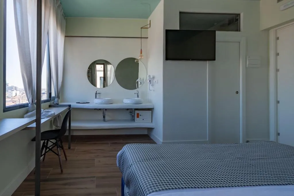 Room, Hostal Charlotte, Madrid