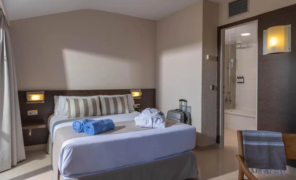 JUNIOR SUITE STANDARD Room, AQUA Hotel The Breeze & Spa - Adults Only +18, Costa Brava