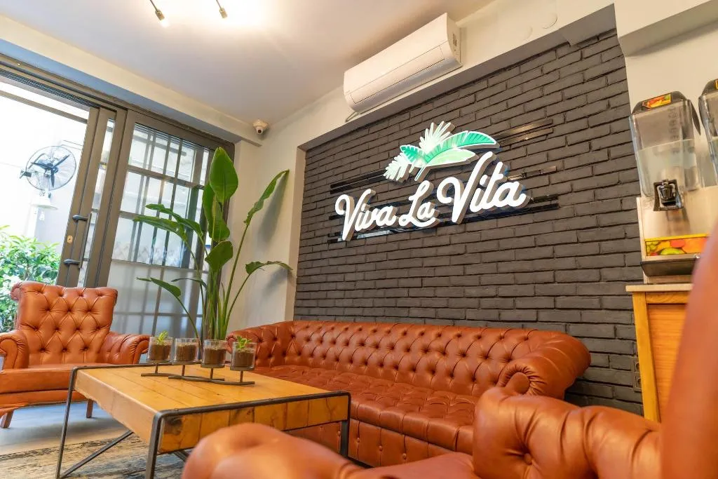 Lobby, Viva La Vita, Izmir