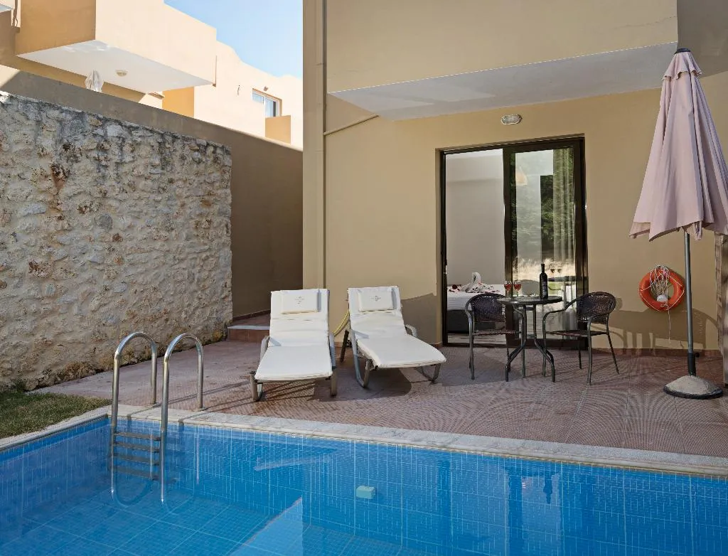 SUITE WITH PRIVATE POOL Room, RG Village Crete, Crete