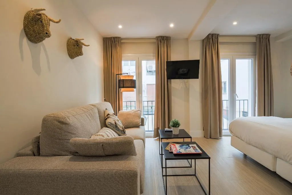 STUDIO STANDARD Room, Magna Sevilla, Seville