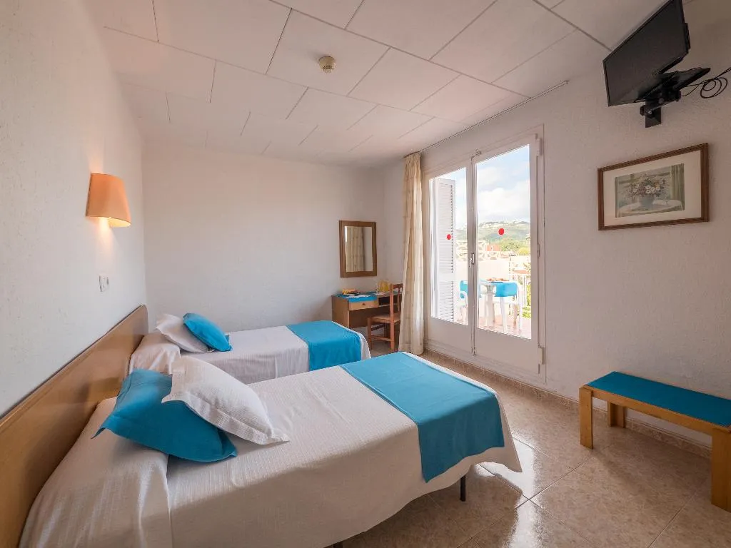 Double or Twin SUPERIOR CAPACITY 2 Room, Checkin Pineda, Costa Brava