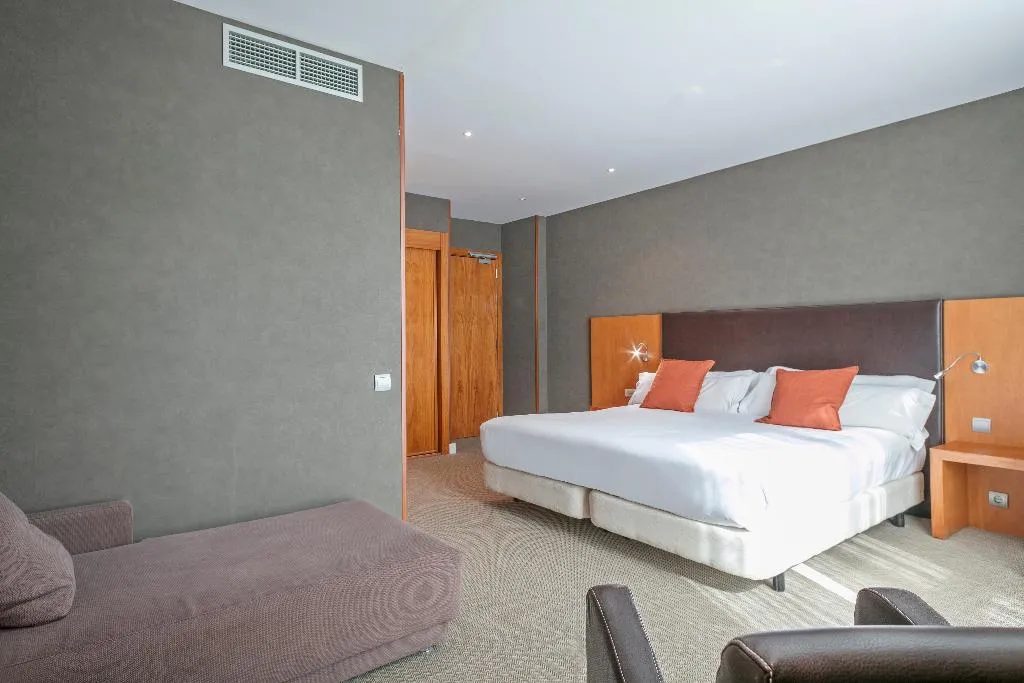 TRIPLE SUPERIOR Room, Hotel Sant Just, Barcelona