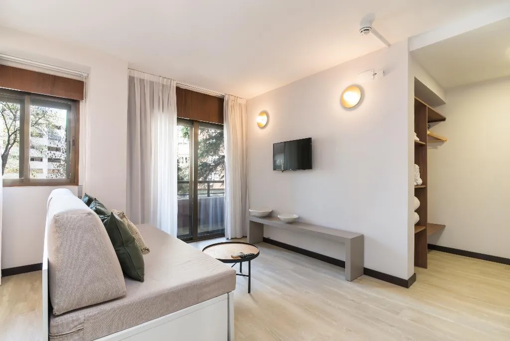 JUNIOR SUITE CAPACITY 4 Room, Roisa Hostal Boutique, Madrid