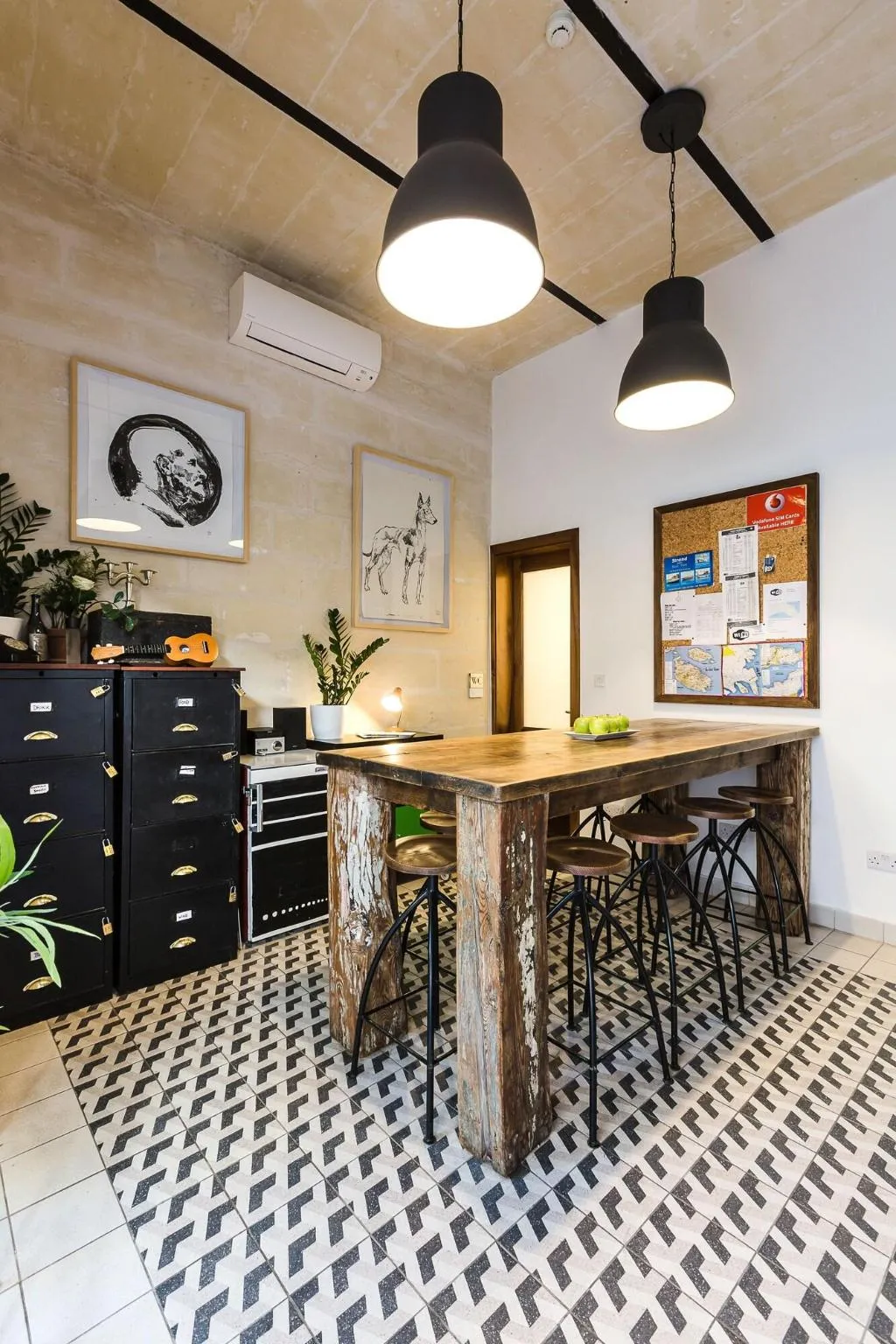 Restaurant, Two Pillows Boutique Hostel, Malta