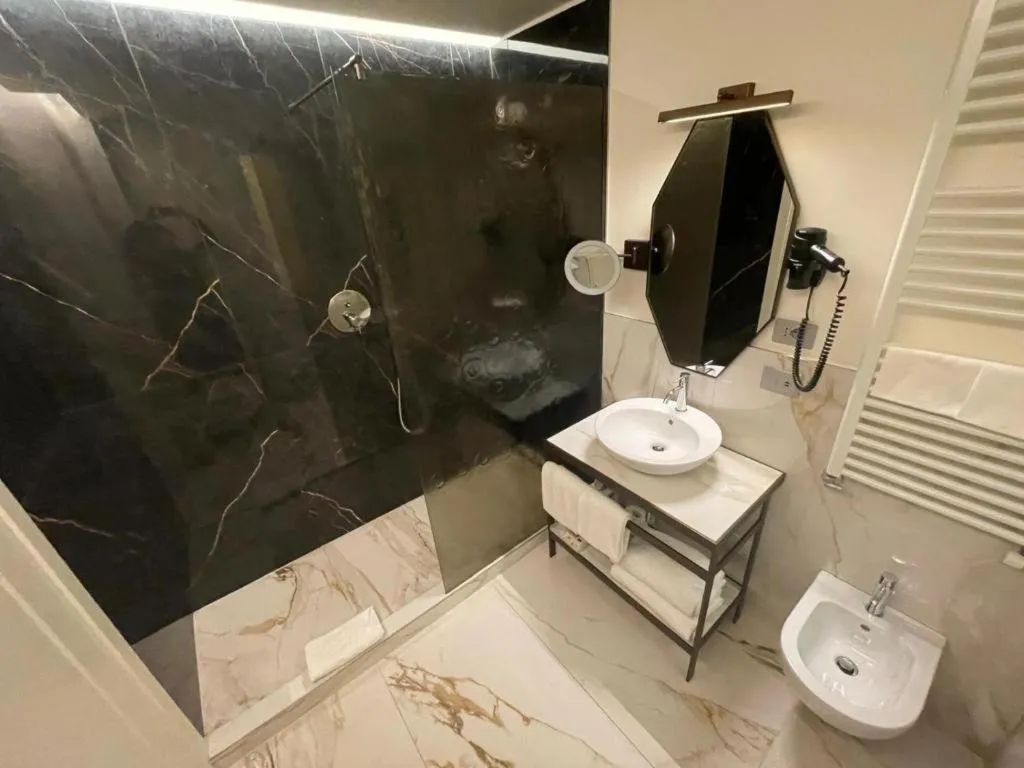 SUITE KING SIZE BED Room, Albergo San Marco, Venice