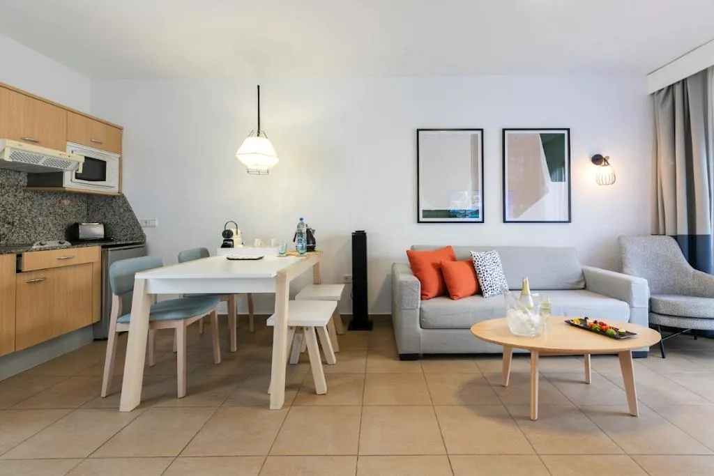 SUITE CAPACITY 3 ONE BEDROOM Room, HD Parque Cristobal Tenerife, Tenerife