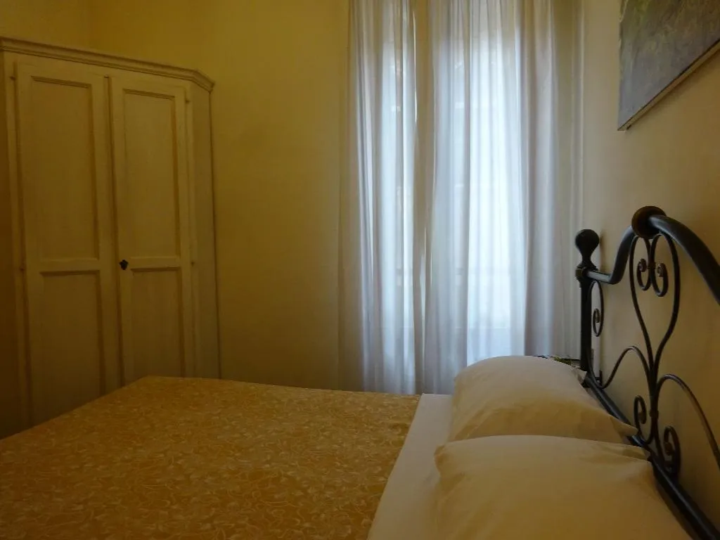 SINGLE WITH SHARED BATHROOM Room, Minerva & Nettuno, Venice