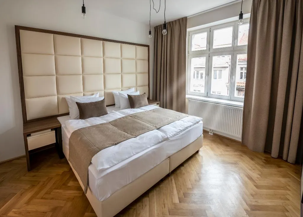 APARTMENT ONE BED Room, Letna Garden Suites, Prague