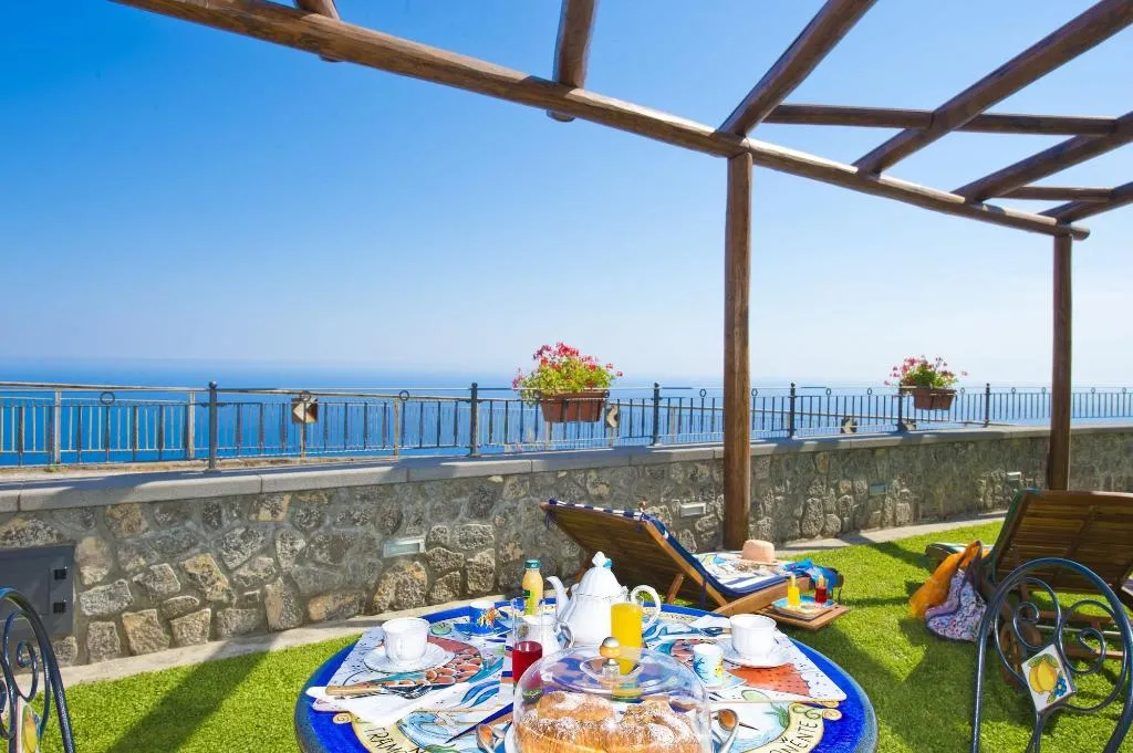 Terrace, La Mela Blu, Naples
