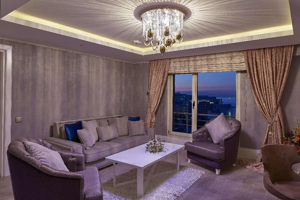 Room, DoubleTree By Hilton Izmir Alsancak, Izmir