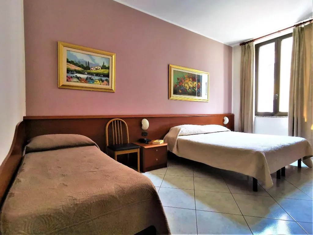 Room, Hotel Venini, Milan