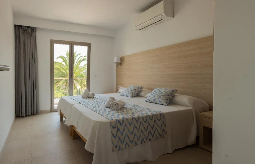 APARTMENT SUPERIOR TWO BEDROOMS Room, Sol Naixent-Bonaire, Majorca
