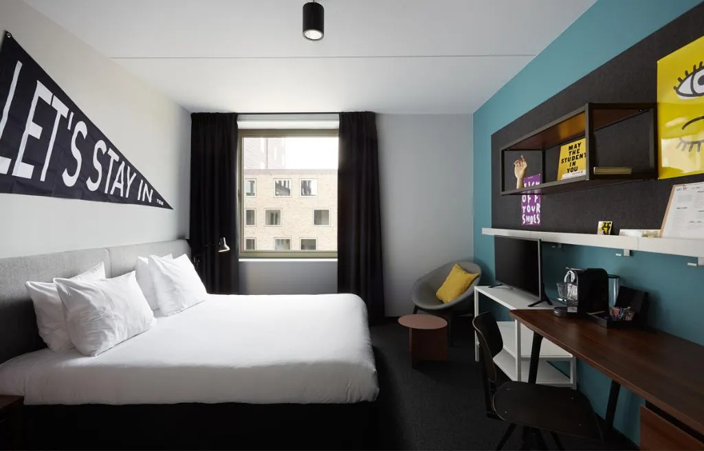 DOUBLE KING SIZE BED Room, The Social Hub Groningen, Amsterdam