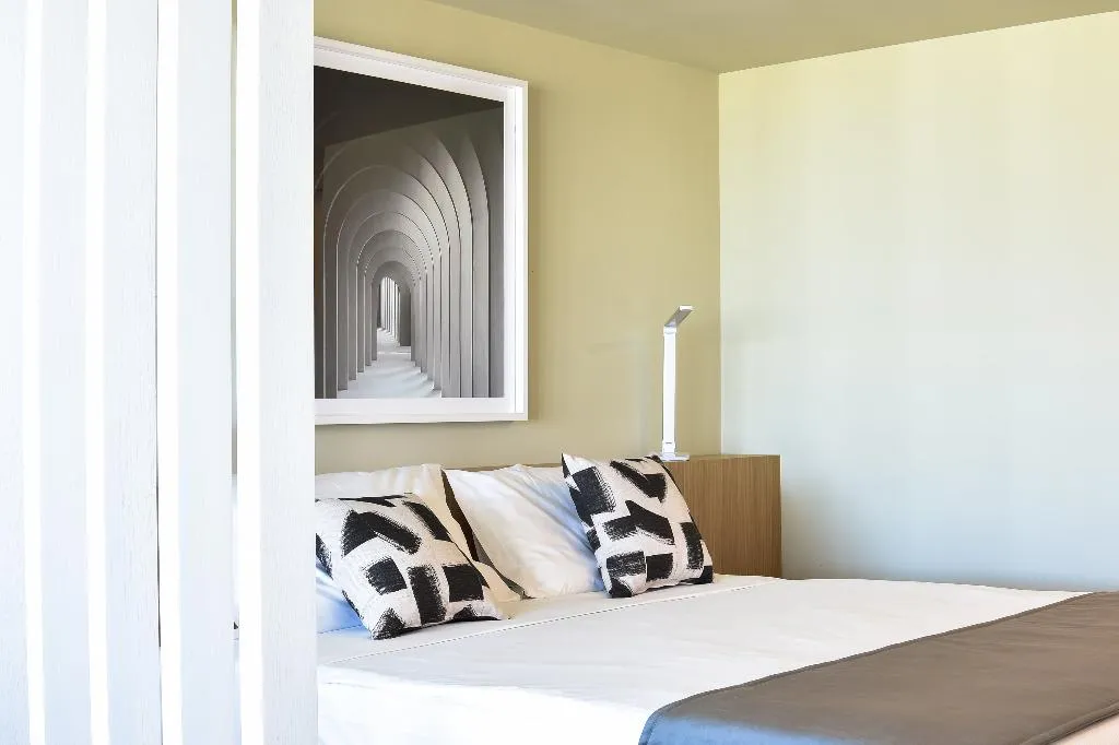 STUDIO STANDARD Room, The Anchor Troia Sea, Lisbon