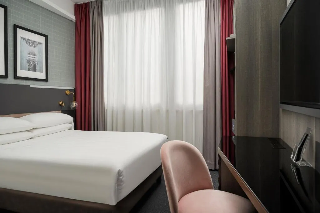 Room, Athenaeum, Florence
